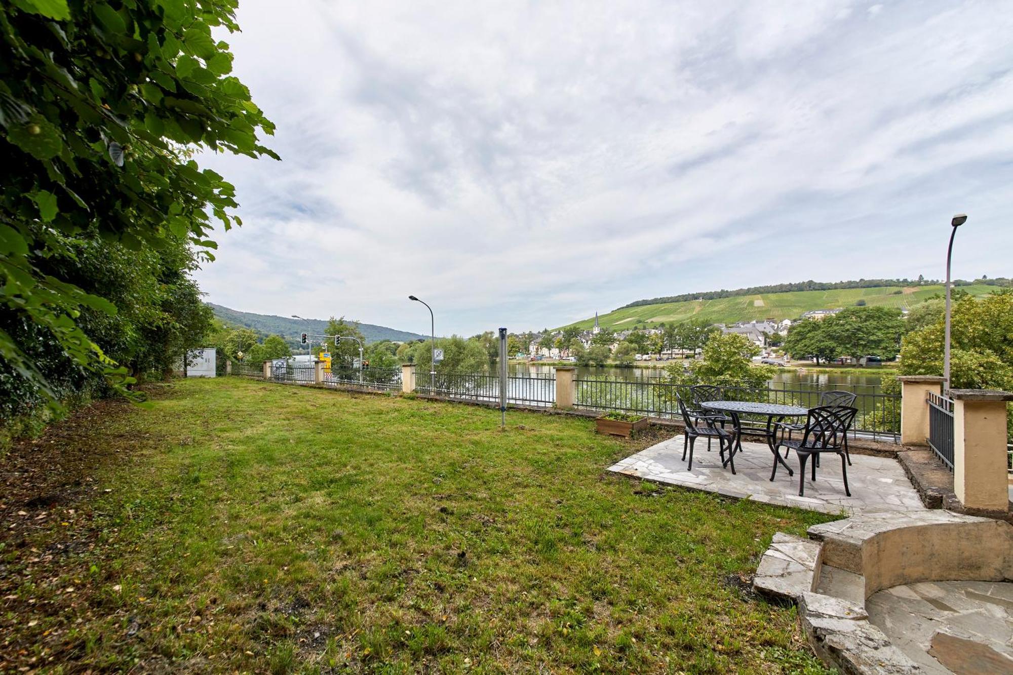 Ferienwohnung Moselblick Bernkastel-Kues Exterior foto
